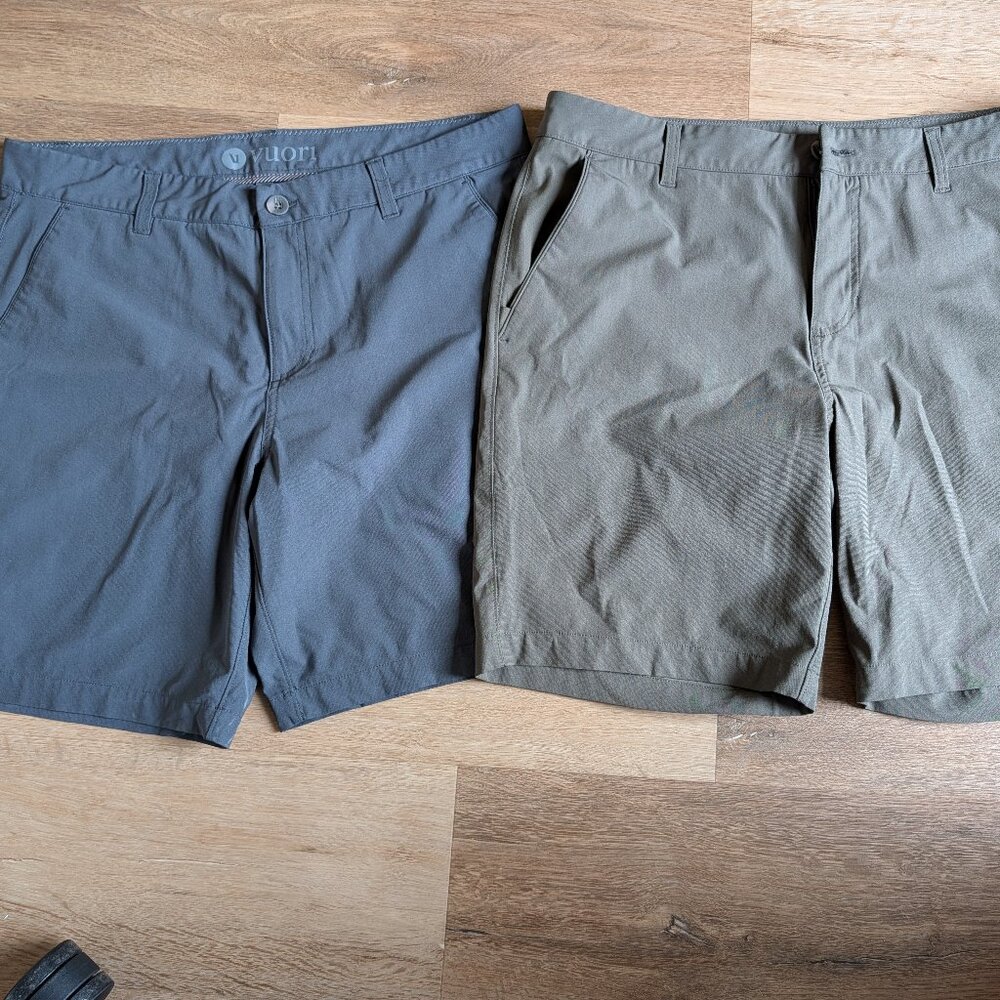 Vuori • Casual Shorts bundle • Mens 34 • Gray & Green